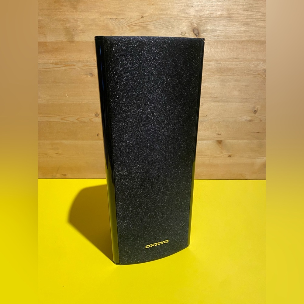 Onkyo home theater speaker model SKF-680 front right
